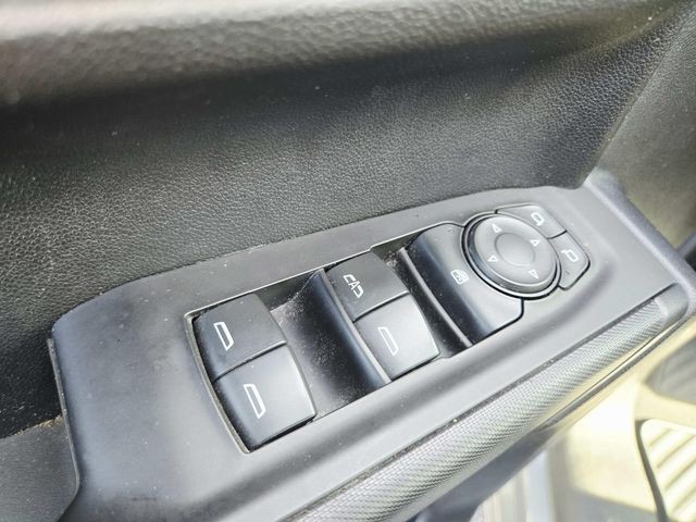 Chevrolet Silverado 1500 Vehicle Full-screen Gallery Image 27