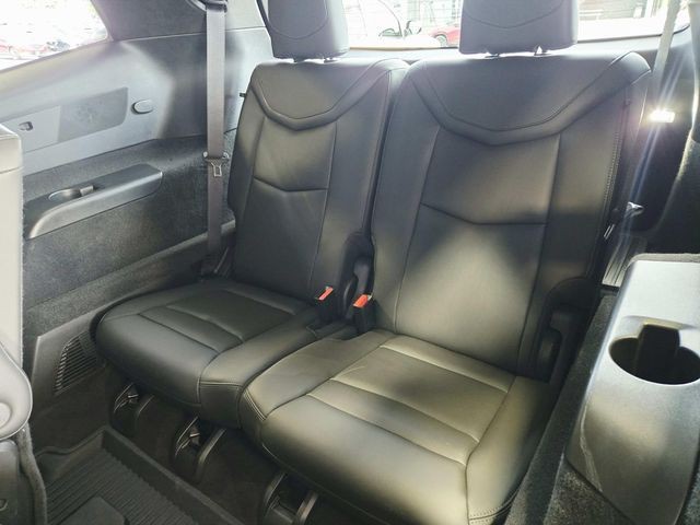 Cadillac XT6 Vehicle Full-screen Gallery Image 11
