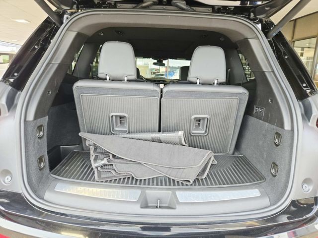 Cadillac XT6 Vehicle Full-screen Gallery Image 12
