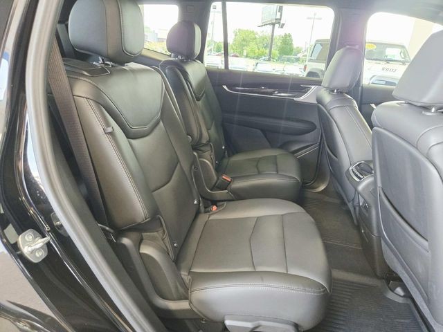 Cadillac XT6 Vehicle Full-screen Gallery Image 14