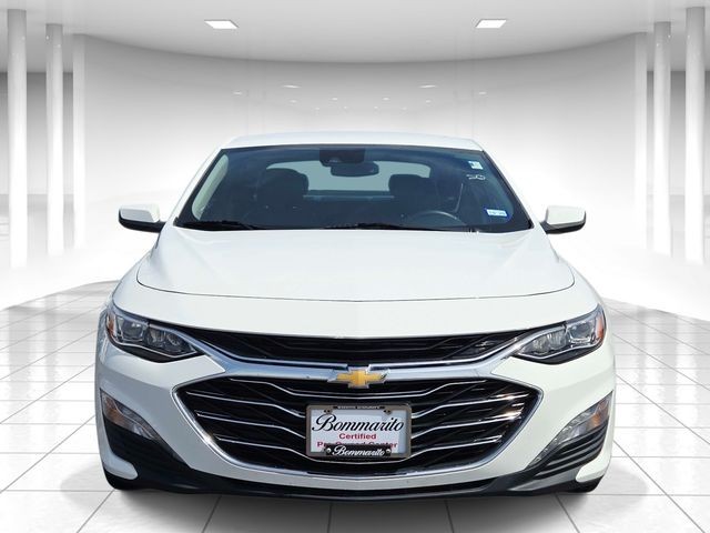 Chevrolet Malibu Vehicle Full-screen Gallery Image 05