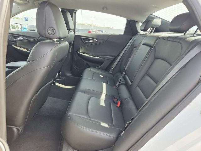 Chevrolet Malibu Vehicle Full-screen Gallery Image 09