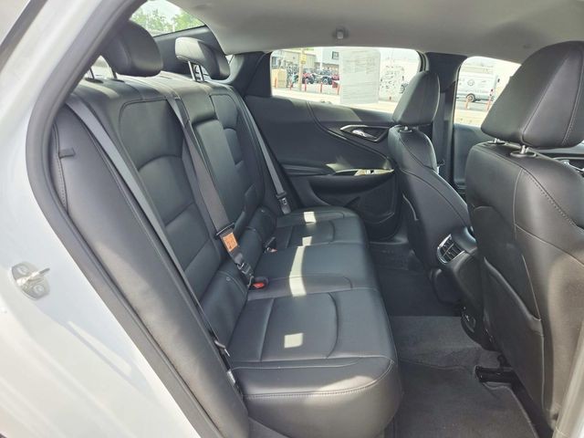 Chevrolet Malibu Vehicle Full-screen Gallery Image 11