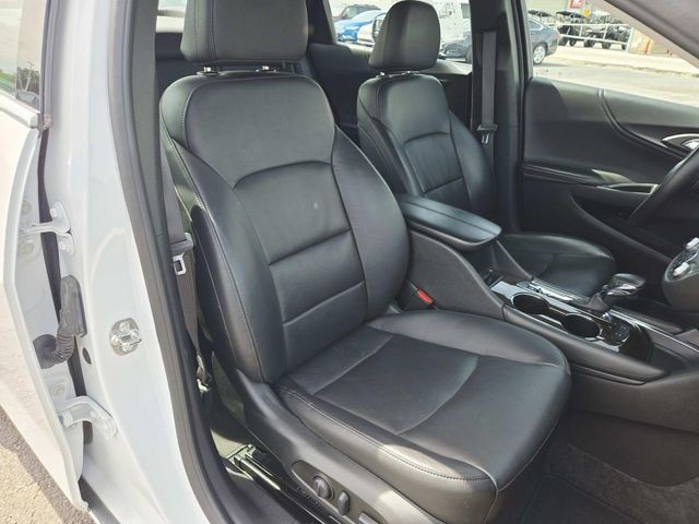 Chevrolet Malibu Vehicle Full-screen Gallery Image 12