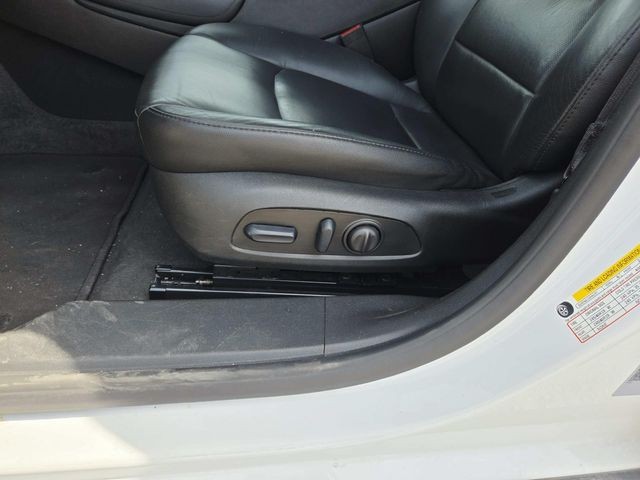 Chevrolet Malibu Vehicle Full-screen Gallery Image 31