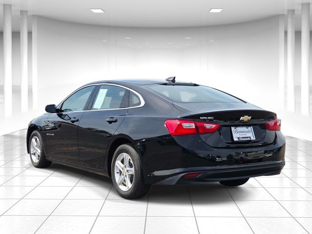 Chevrolet Malibu Vehicle Full-screen Gallery Image 03