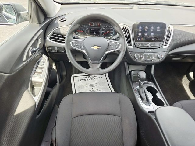 Chevrolet Malibu Vehicle Full-screen Gallery Image 07