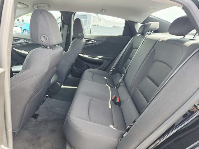Chevrolet Malibu Vehicle Full-screen Gallery Image 09