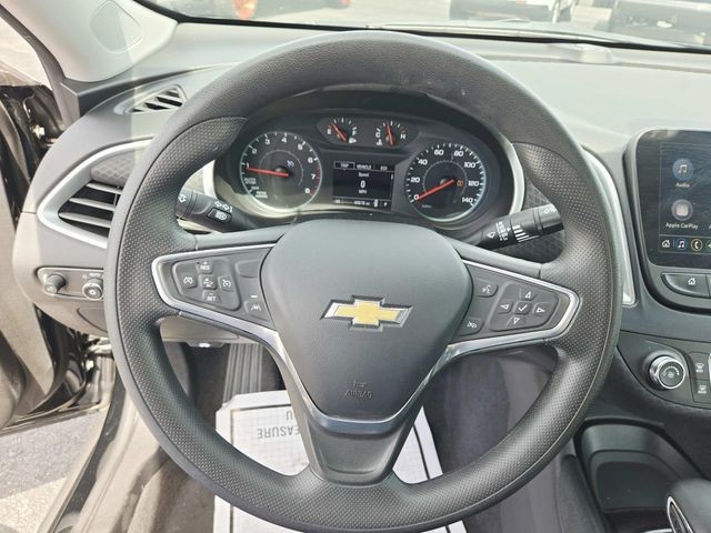 Chevrolet Malibu Vehicle Full-screen Gallery Image 15