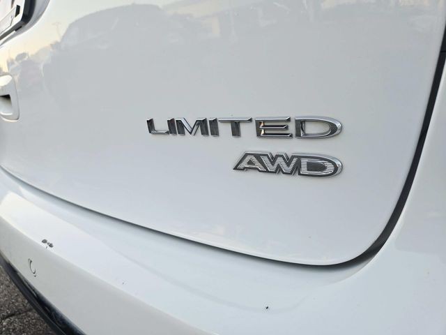 Chrysler Pacifica Vehicle Full-screen Gallery Image 18