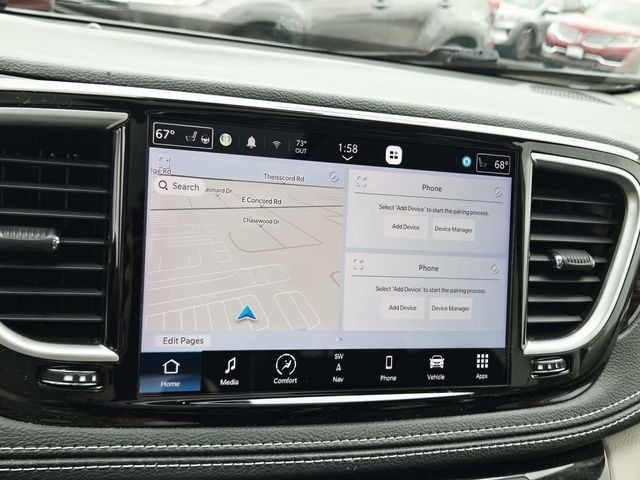 Chrysler Pacifica Vehicle Full-screen Gallery Image 24