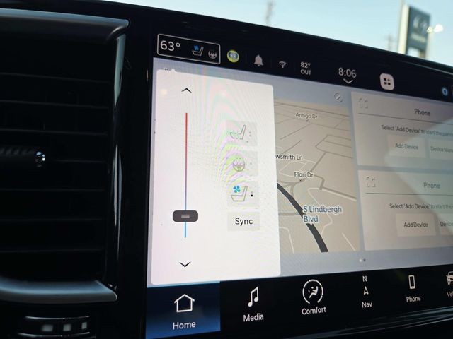 Chrysler Pacifica Vehicle Full-screen Gallery Image 28