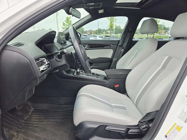 Honda Civic Hatchback Hybrid Vehicle Full-screen Gallery Image 09