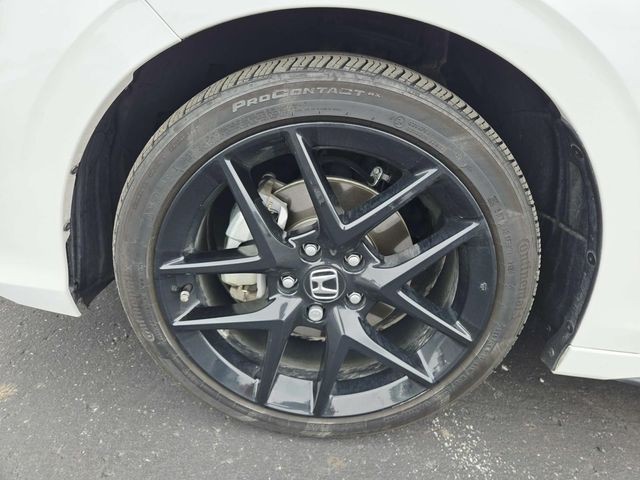 Honda Civic Hatchback Hybrid Vehicle Full-screen Gallery Image 15