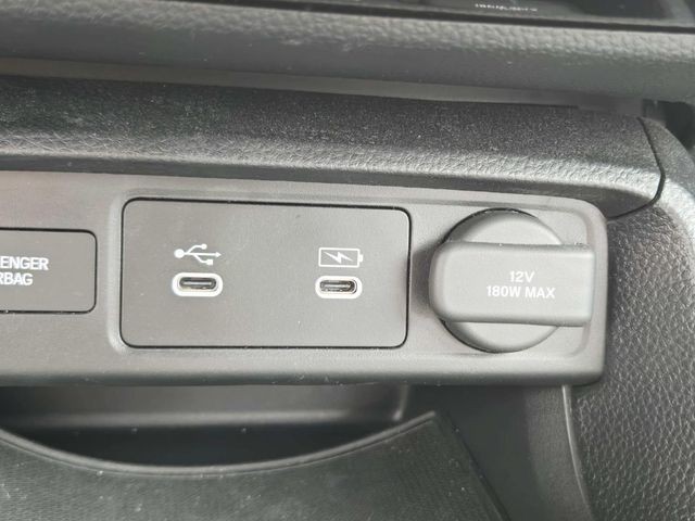 Honda Civic Hatchback Hybrid Vehicle Full-screen Gallery Image 26