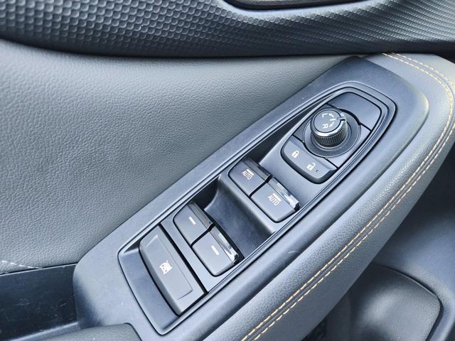 Subaru Forester Vehicle Full-screen Gallery Image 36