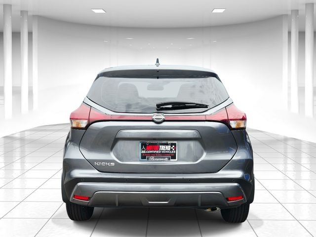 Nissan Kicks Vehicle Full-screen Gallery Image 04