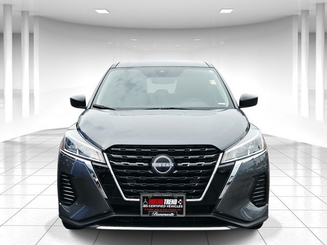 Nissan Kicks Vehicle Full-screen Gallery Image 05