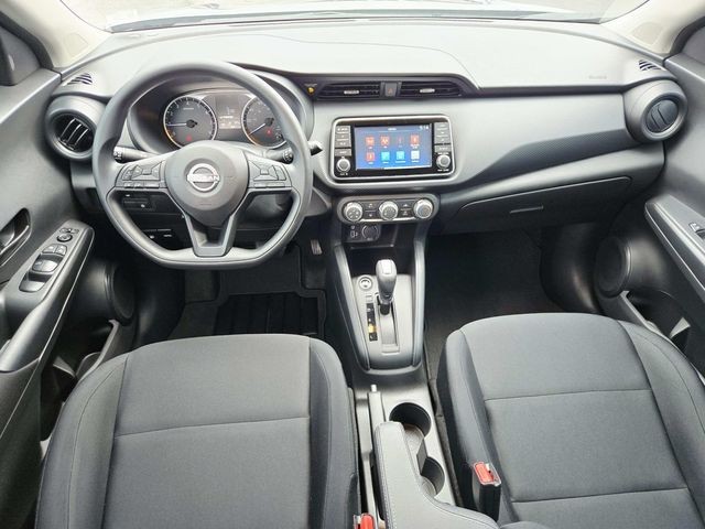 Nissan Kicks Vehicle Full-screen Gallery Image 06