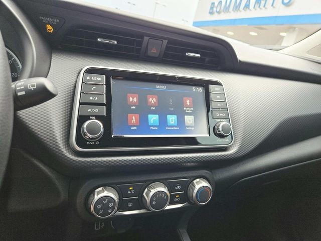 Nissan Kicks Vehicle Full-screen Gallery Image 20