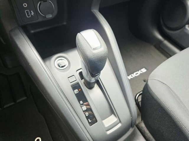 Nissan Kicks Vehicle Full-screen Gallery Image 25