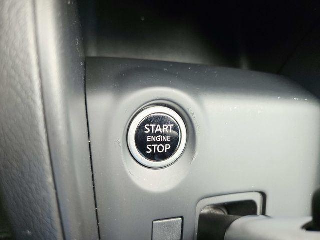 Nissan Kicks Vehicle Full-screen Gallery Image 26