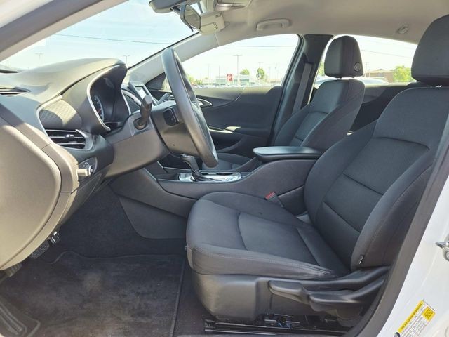 Chevrolet Malibu Vehicle Full-screen Gallery Image 08