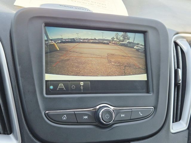 Chevrolet Malibu Vehicle Full-screen Gallery Image 22