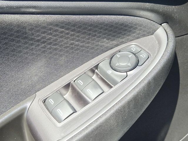 Chevrolet Malibu Vehicle Full-screen Gallery Image 29