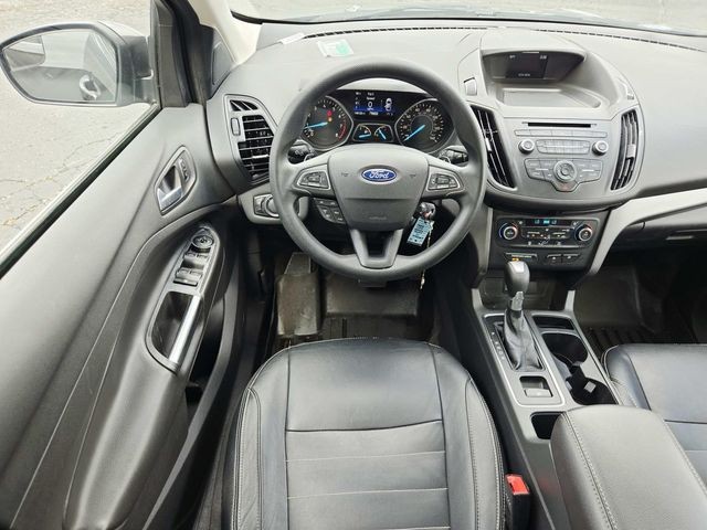 Ford Escape Vehicle Full-screen Gallery Image 08