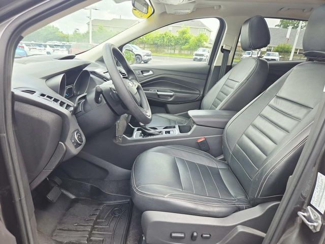 Ford Escape Vehicle Full-screen Gallery Image 09
