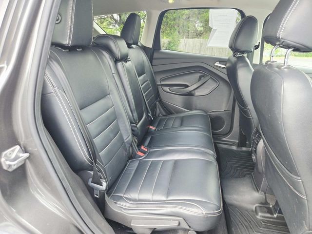 Ford Escape Vehicle Full-screen Gallery Image 12