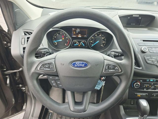 Ford Escape Vehicle Full-screen Gallery Image 16