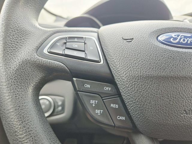 Ford Escape Vehicle Full-screen Gallery Image 17