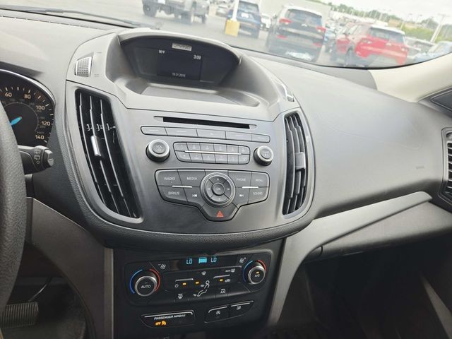 Ford Escape Vehicle Full-screen Gallery Image 21
