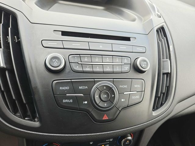 Ford Escape Vehicle Full-screen Gallery Image 24