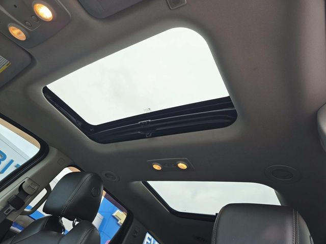 Chevrolet Traverse Vehicle Full-screen Gallery Image 06