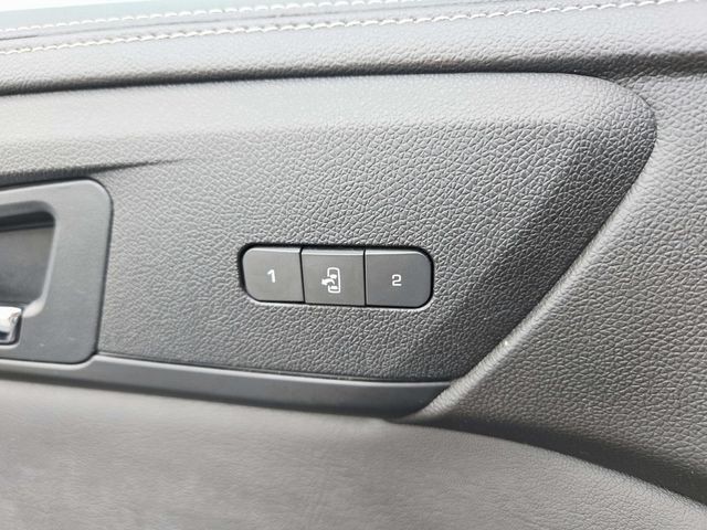 Chevrolet Traverse Vehicle Full-screen Gallery Image 33