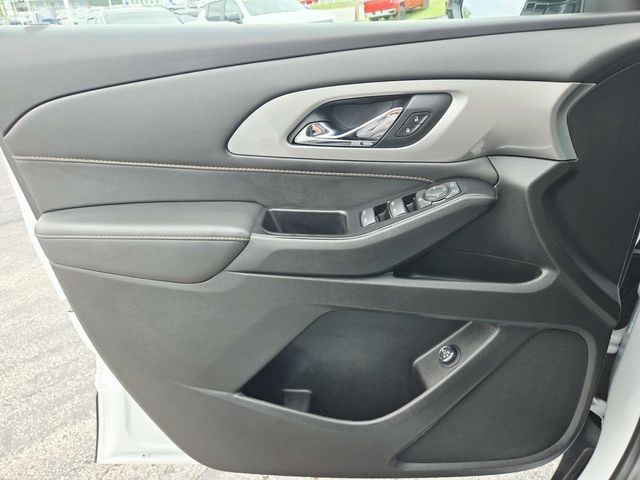 Chevrolet Traverse Vehicle Full-screen Gallery Image 31