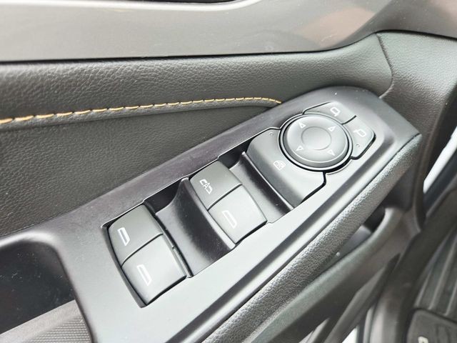 Chevrolet Traverse Vehicle Full-screen Gallery Image 32