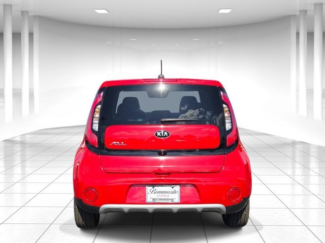 Kia Soul Vehicle Full-screen Gallery Image 04