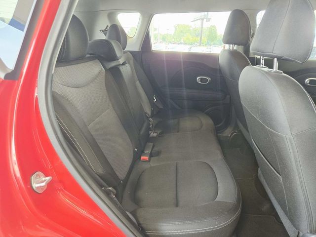 Kia Soul Vehicle Full-screen Gallery Image 11