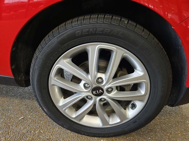 Kia Soul Vehicle Full-screen Gallery Image 13