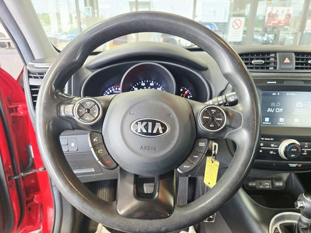 Kia Soul Vehicle Full-screen Gallery Image 15