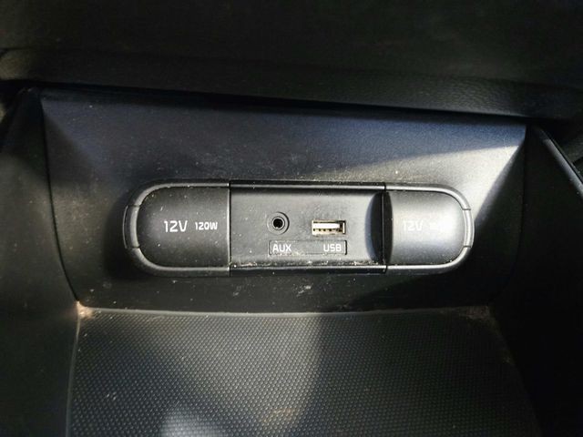 Kia Soul Vehicle Full-screen Gallery Image 25
