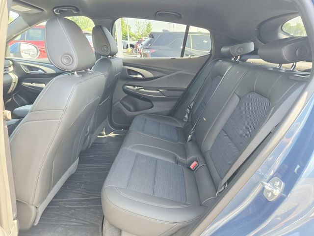 Buick Envista Vehicle Full-screen Gallery Image 09