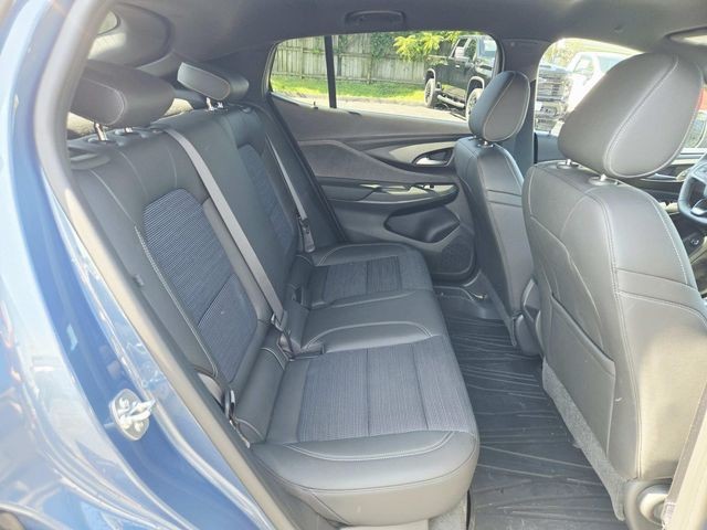 Buick Envista Vehicle Full-screen Gallery Image 11