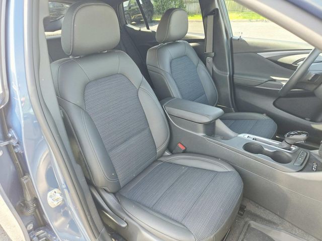 Buick Envista Vehicle Full-screen Gallery Image 12