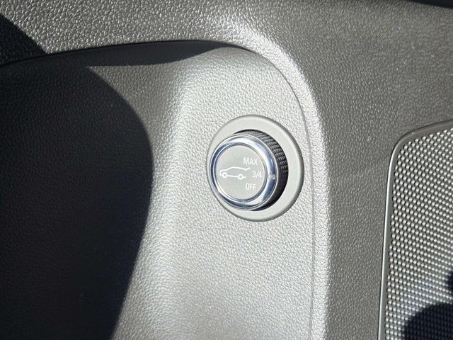 Buick Envista Vehicle Full-screen Gallery Image 32