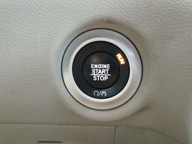 Chrysler Pacifica Vehicle Full-screen Gallery Image 29